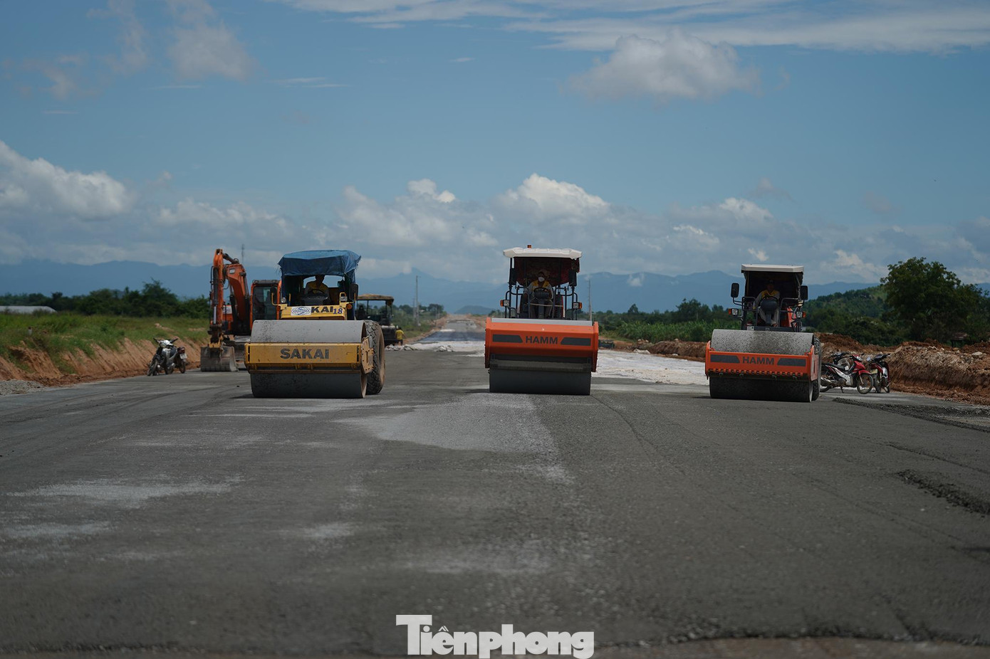 Thảm bê tông nhựa rỗng cơ bản hoàn thành trong tháng 11/2022. Thảm bê tông nhựa rỗng cơ bản hoàn thành trong tháng 11/2022.