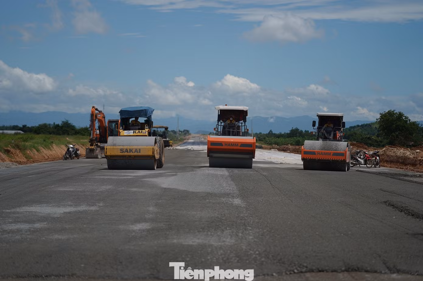 Thảm bê tông nhựa rỗng cơ bản hoàn thành trong tháng 11/2022. Thảm bê tông nhựa rỗng cơ bản hoàn thành trong tháng 11/2022.
