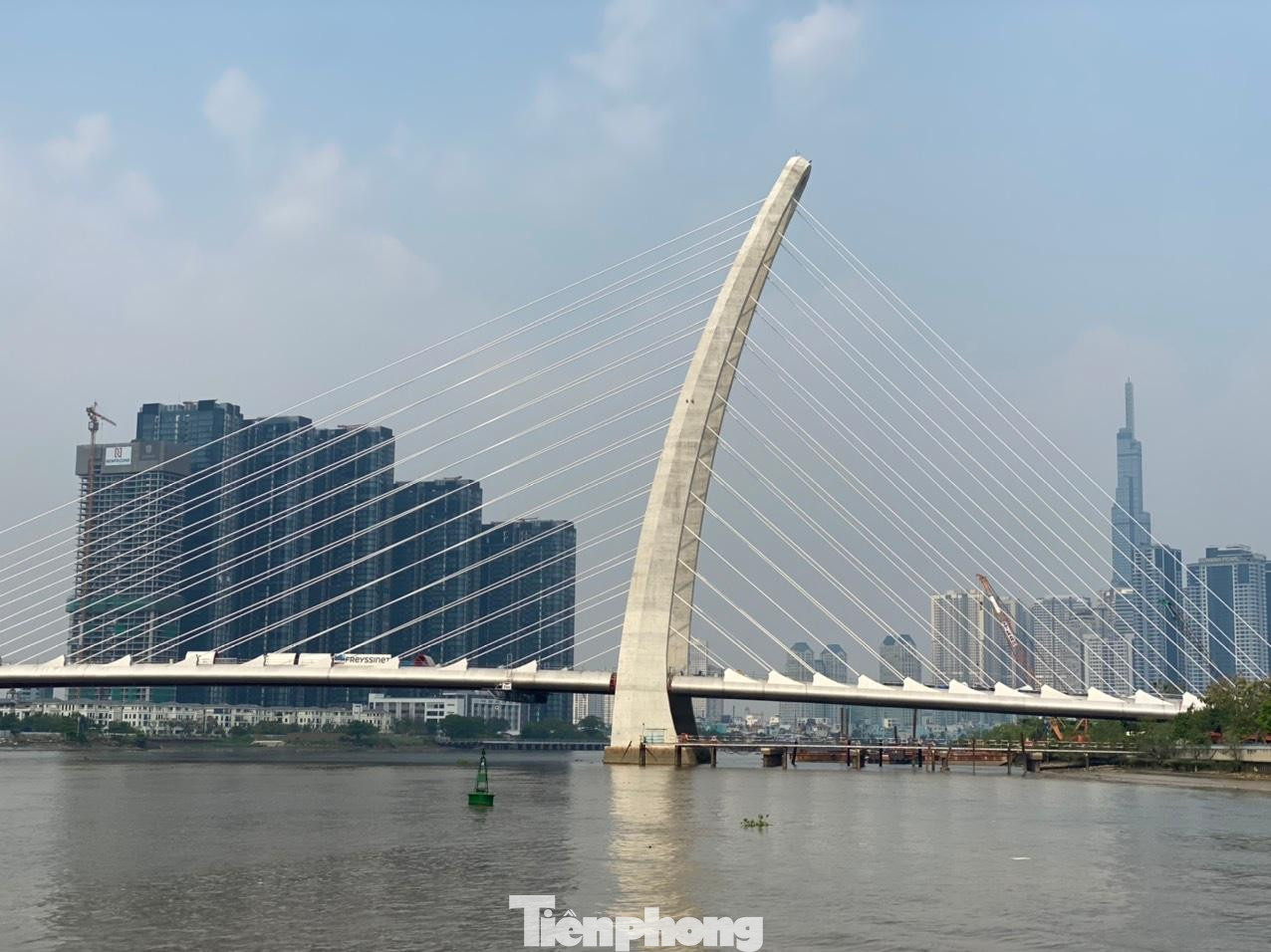 Cầu Thủ Thiêm 2 bắc qua sông Sài Gòn, có tổng vốn đầu tư gần 3.100 tỷ đồng, nối liền TP Thủ Đức với quận 1. Dự kiến, cầu Thủ Thiêm 2 sẽ đưa vào khai thác trong quý 2/2022. Cầu Thủ Thiêm 2 bắc qua sông Sài Gòn, có tổng vốn đầu tư gần 3.100 tỷ đồng, nối liền TP Thủ Đức với quận 1. Dự kiến, cầu Thủ Thiêm 2 sẽ đưa vào khai thác trong quý 2/2022.