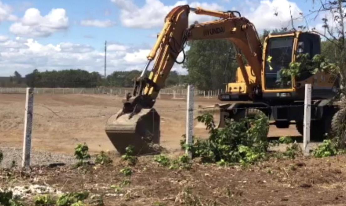 Huyện Đất Đỏ cho san gạt, trả lại hiện trạng ban đầu các lô đất nông nghiệp bị phân lô trái phép. Huyện Đất Đỏ cho san gạt, trả lại hiện trạng ban đầu các lô đất nông nghiệp bị phân lô trái phép.