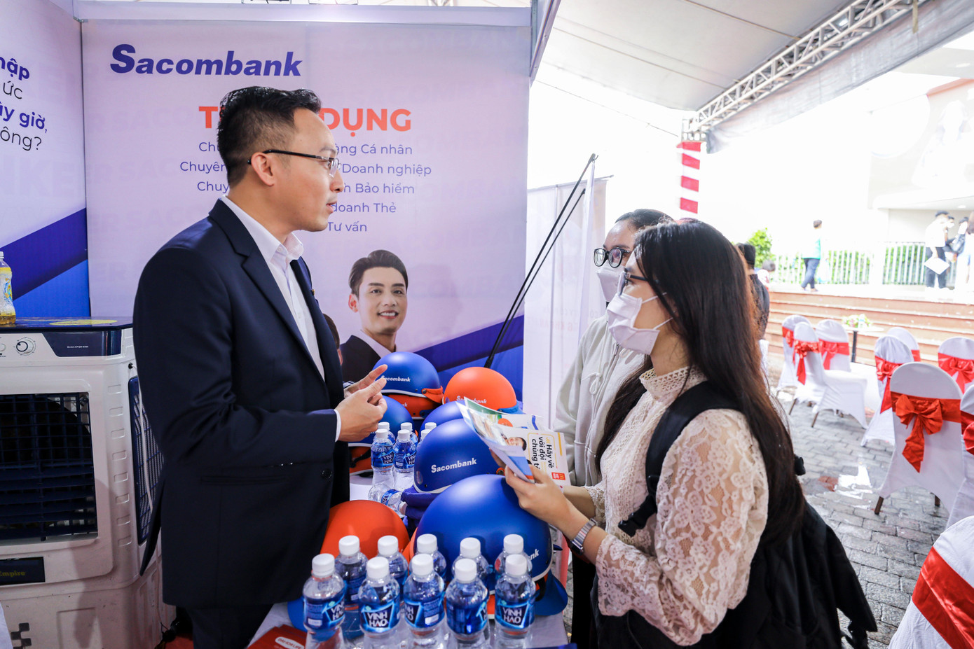 Ngày hội việc làm năm 2022 của trường ĐH Kinh tế - Tài chính TP. HCM (UEF) được tổ chức với quy mô lớn nhất năm cùng hơn 2.000 vị trí tuyển dụng.