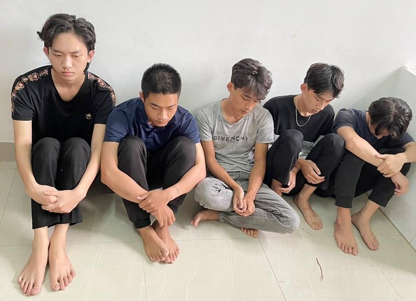 Hàng loạt đối tượng đã ra công an đầu thú. Hàng loạt đối tượng đã ra công an đầu thú.