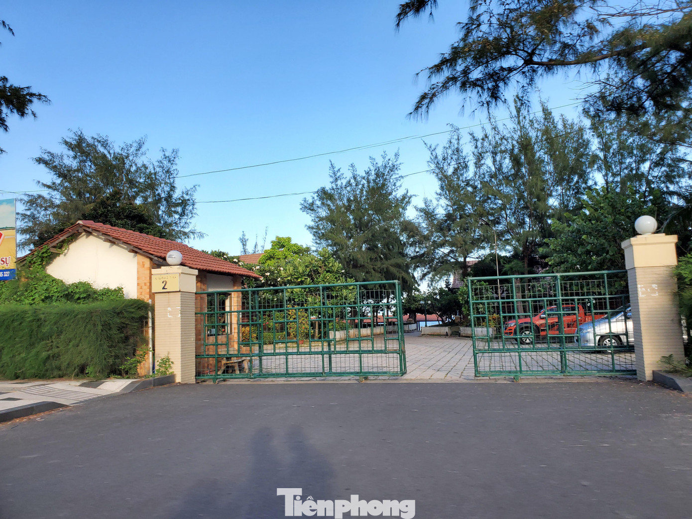 Phó chủ tịch UBND TP.Vũng Tàu cho biết thêm, khi làm việc với 9 doanh nghiệp trên, họ kiến nghị Vũng Tàu cho thuê đất tới lúc có nhà đầu tư mới. Từ nay đến lúc có nhà đầu tư mới, các doanh nghiệp này sẽ trả tiền thuê đất. Khi nhà đầu tư mới vào thực hiện dự án, các doanh nghiệp này sẽ bàn giao đất sạch.