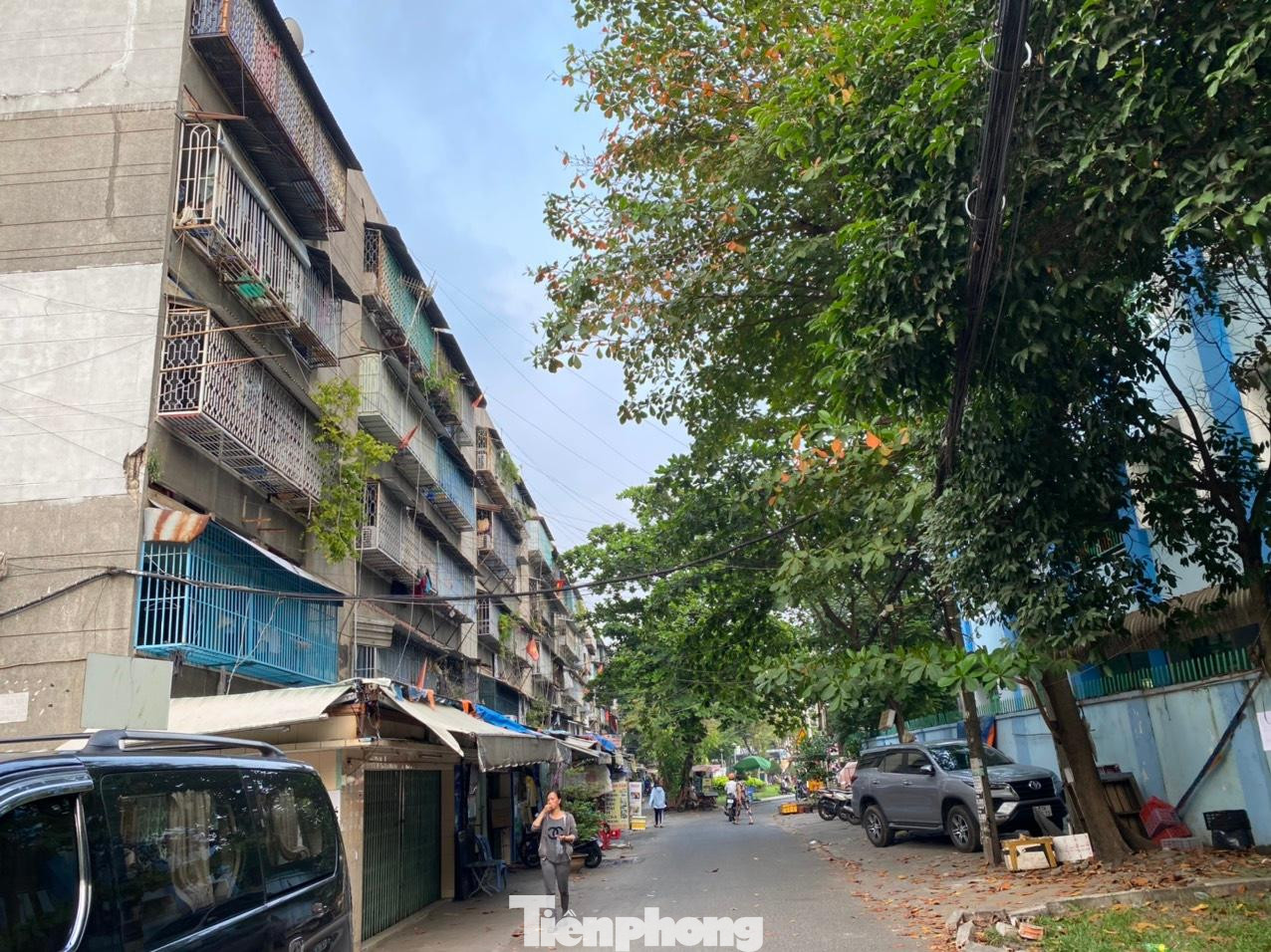 Nếu đất do nhà nước trực tiếp quản lý, được đầu tư xây dựng không phải bằng vốn đầu tư công, vốn nhà nước ngoài đầu tư công thì quy trình gồm 7 bước với tổng thời gian thực hiện tối đa 318 ngày.