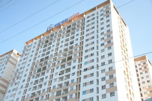 UBND TPHCM cũng ra quyết định xử phạt hành chính Công ty CP nhà Hưng Ngân (51 Hoàng Diệu, phường 10, quận Phú Nhuận) với số tiền 500 triệu đồng cũng vì triển khai xây dựng dự án nhà ở chậm tiến độ đã được duyệt tại khu nhà ở cao tầng kết hợp phức hợp thương mại tại phường Tân Chánh Hiệp, quận 12. UBND TPHCM cũng ra quyết định xử phạt hành chính Công ty CP nhà Hưng Ngân (51 Hoàng Diệu, phường 10, quận Phú Nhuận) với số tiền 500 triệu đồng cũng vì triển khai xây dựng dự án nhà ở chậm tiến độ đã được duyệt tại khu nhà ở cao tầng kết hợp phức hợp thương mại tại phường Tân Chánh Hiệp, quận 12.