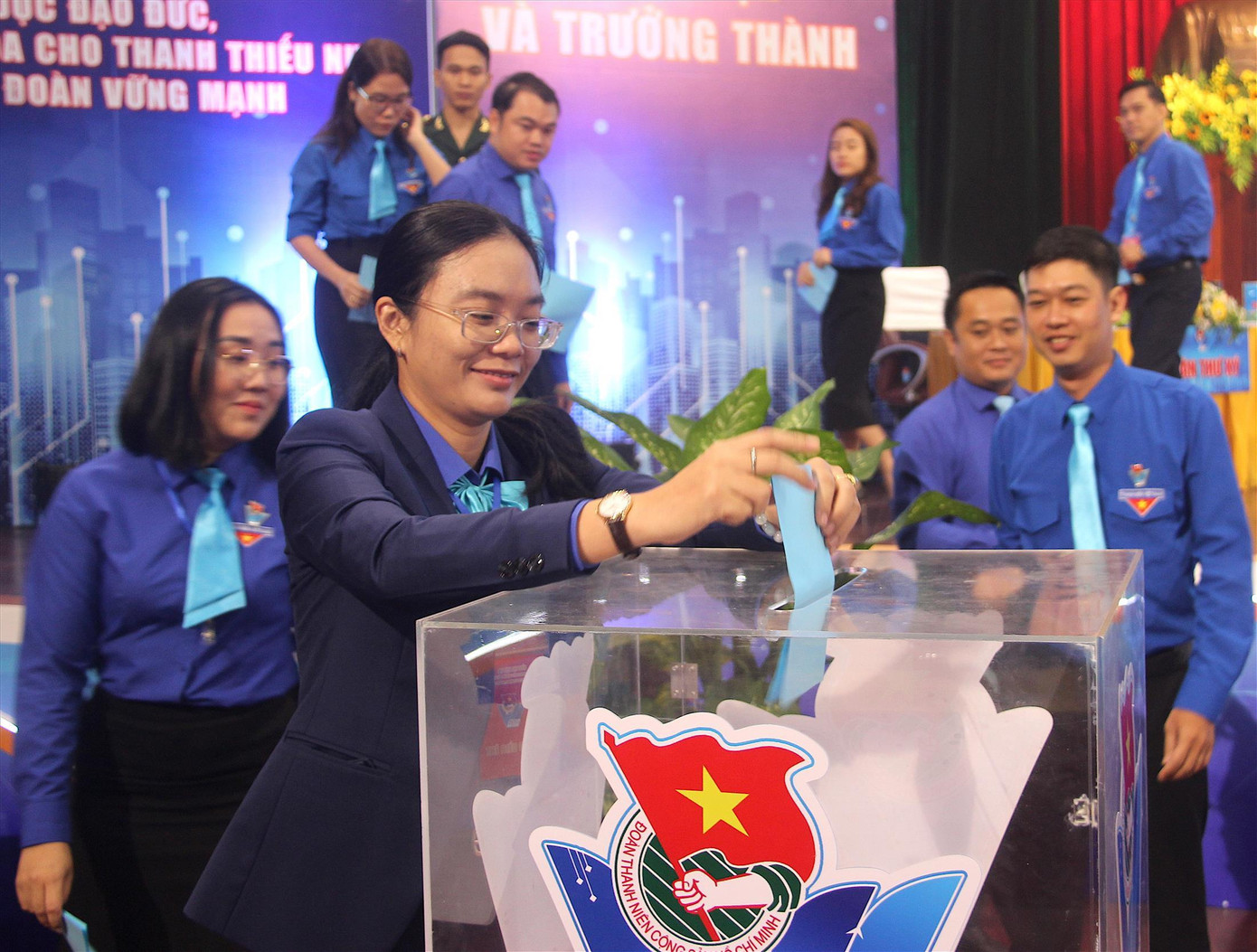 Các đại biểu bỏ phiếu bầu Ban Chấp hành Tỉnh Đoàn Bà Rịa-Vũng Tàu khóa VII, nhiệm kỳ 2022-2027.