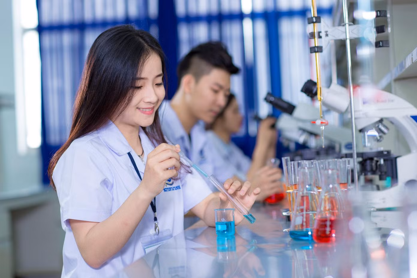 Năm 2022, trường ĐH Nguyễn Tất Thành được phép đào tạo ngành kiểm nghiệm thuốc và độc chất trình độ thạc sĩ.