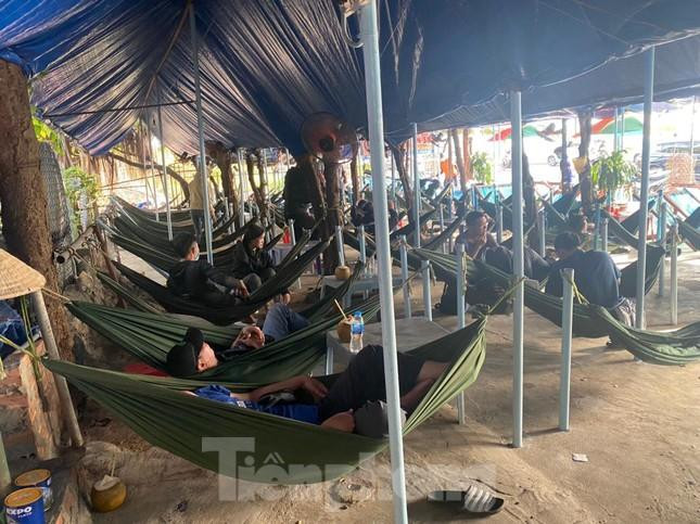 Nhiều công trình ở Bãi Sau xây trái phép. Nhiều công trình ở Bãi Sau xây trái phép.