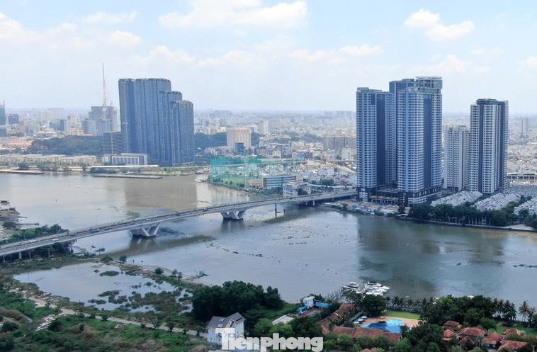 Cầu Thủ Thiêm 1 đã được thông xe. Cầu Thủ Thiêm 1 đã được thông xe.