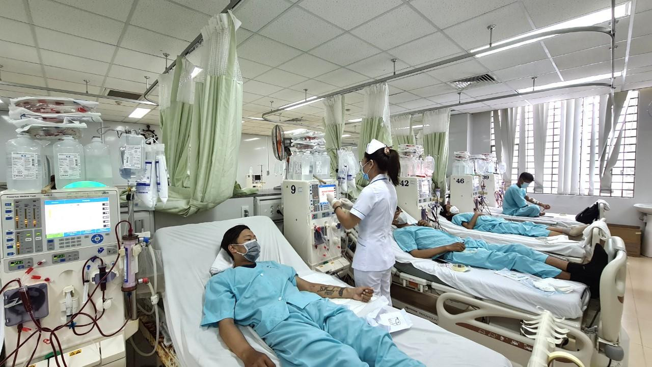 Bệnh nhân đang lọc máu nhân tạo tại khoa Lọc máu, Bệnh viện Bà Rịa. Bệnh nhân đang lọc máu nhân tạo tại khoa Lọc máu, Bệnh viện Bà Rịa.