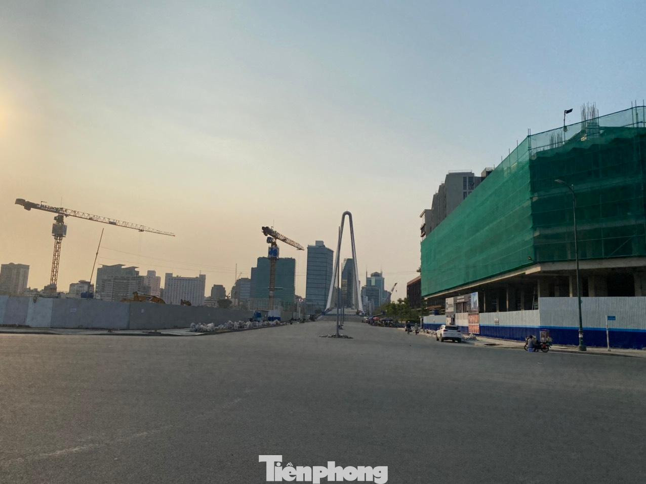 Nhiều dự án bất động sản sát cầu Thủ Thiêm 2 cũng đang được đẩy nhanh tiến độ bàn giao nhà. Nhiều dự án bất động sản sát cầu Thủ Thiêm 2 cũng đang được đẩy nhanh tiến độ bàn giao nhà.