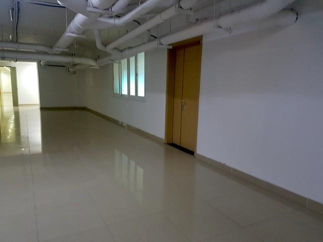 Với lỗi vi phạm này, UBND TPHCM xử phạt chủ đầu tư 180 triệu đồng và buộc phải bàn giao đủ kinh phí cho ban quản trị tòa nhà theo quy định tại nghị định 16 năm 2022 của Chính phủ. Với lỗi vi phạm này, UBND TPHCM xử phạt chủ đầu tư 180 triệu đồng và buộc phải bàn giao đủ kinh phí cho ban quản trị tòa nhà theo quy định tại nghị định 16 năm 2022 của Chính phủ.