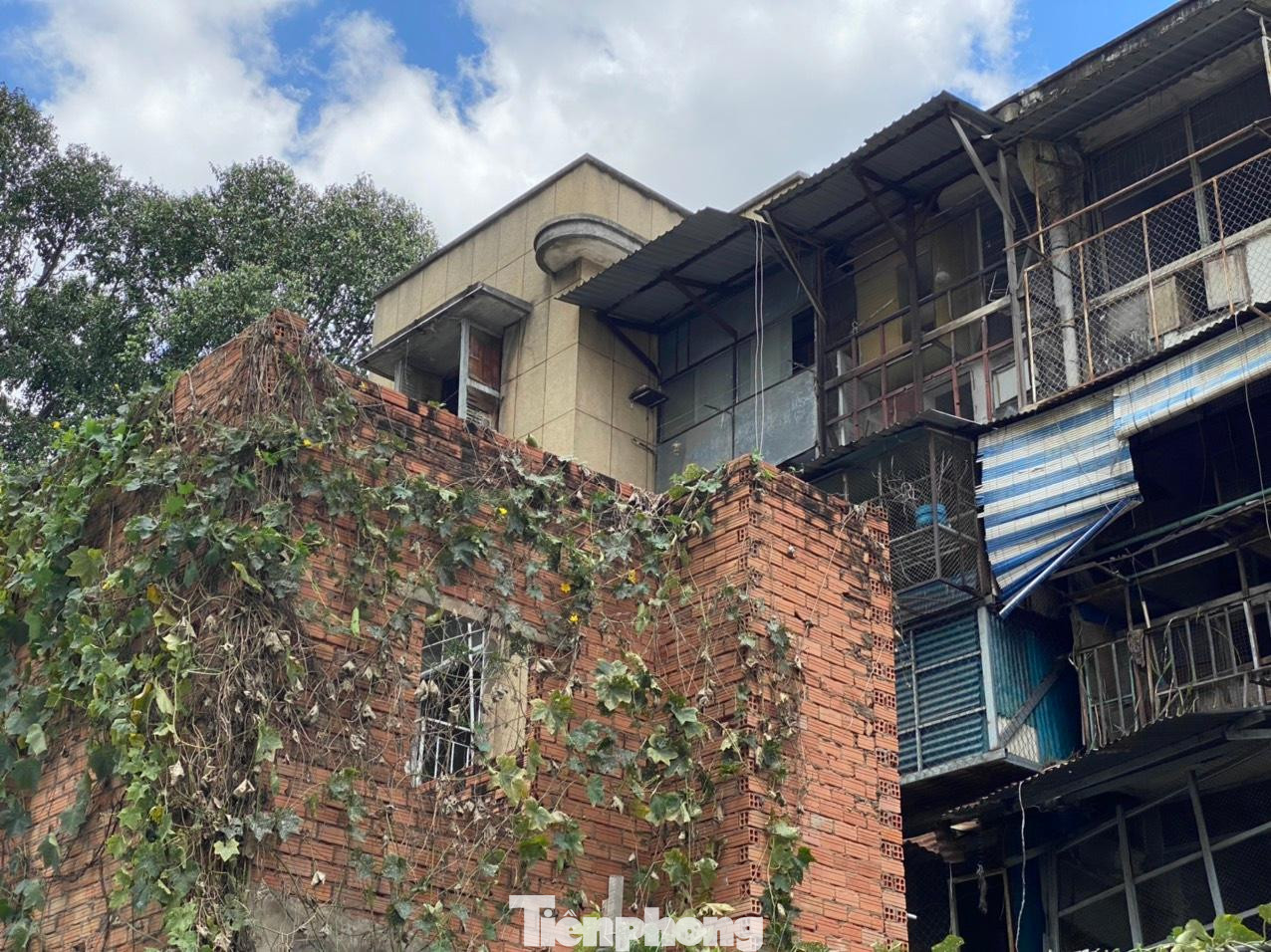 Tiến độ cải tạo chung cư cũ ở TPHCM đang bị chậm.