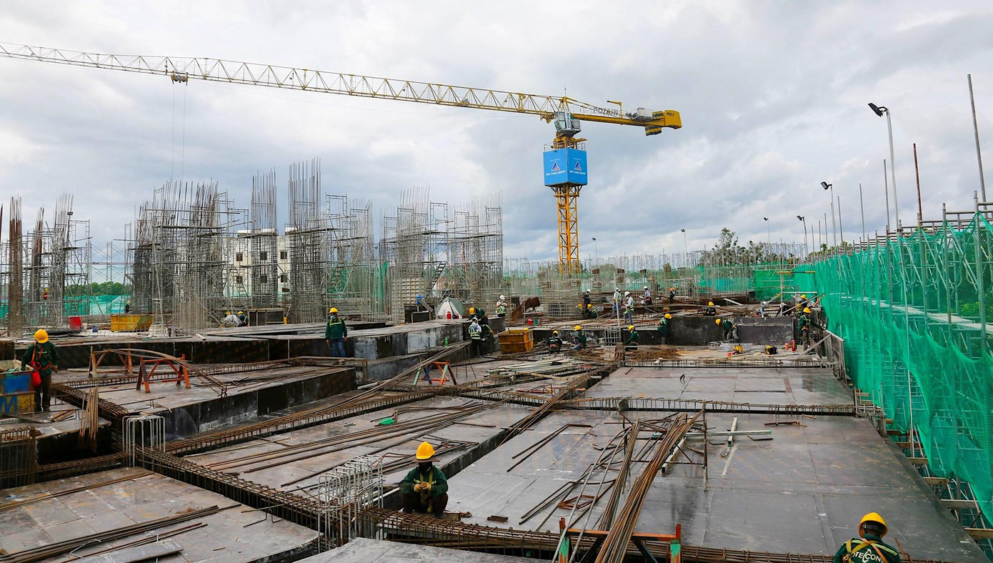 Thị trường bất động sản là một bộ phận hữu cơ của nền kinh tế, đóng góp khoảng 11-13% GDP, liên quan đến hơn 35 ngành nghề. Thị trường bất động sản là một bộ phận hữu cơ của nền kinh tế, đóng góp khoảng 11-13% GDP, liên quan đến hơn 35 ngành nghề.