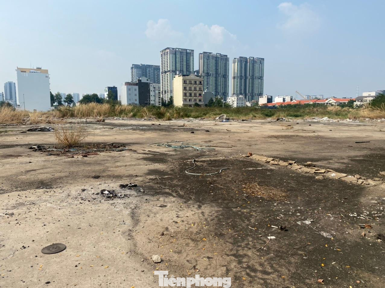 Thế nhưng, mọi việc chưa xong thì ông Dừa đã đem bán dự án bệnh viện này cho một chủ mới.