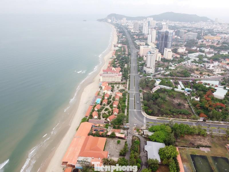 Thanh tra Chính phủ cũng nêu, UBND tỉnh Bà Rịa-Vũng Tàu cũng đã ban hành các quyết định về giá đất vi phạm Luật Đất Đai gây thất thoát hàng chục tỷ đồng ngân sách. Thanh tra Chính phủ cũng nêu, UBND tỉnh Bà Rịa-Vũng Tàu cũng đã ban hành các quyết định về giá đất vi phạm Luật Đất Đai gây thất thoát hàng chục tỷ đồng ngân sách.