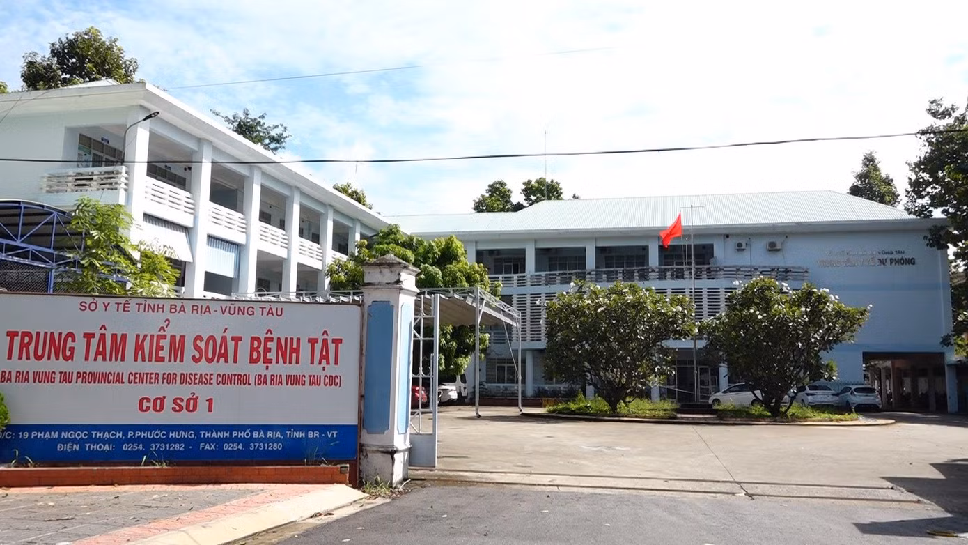 Sở Y tế tỉnh Bà Rịa-Vũng Tàu kiểm điểm theo hình thức Phê bình đối với ông Nguyễn Văn Lên, Phó Giám đốc phụ trách Trung tâm kiểm soát bệnh tật tỉnh Bà Rịa-Vũng Tàu. Sở Y tế tỉnh Bà Rịa-Vũng Tàu kiểm điểm theo hình thức Phê bình đối với ông Nguyễn Văn Lên, Phó Giám đốc phụ trách Trung tâm kiểm soát bệnh tật tỉnh Bà Rịa-Vũng Tàu.