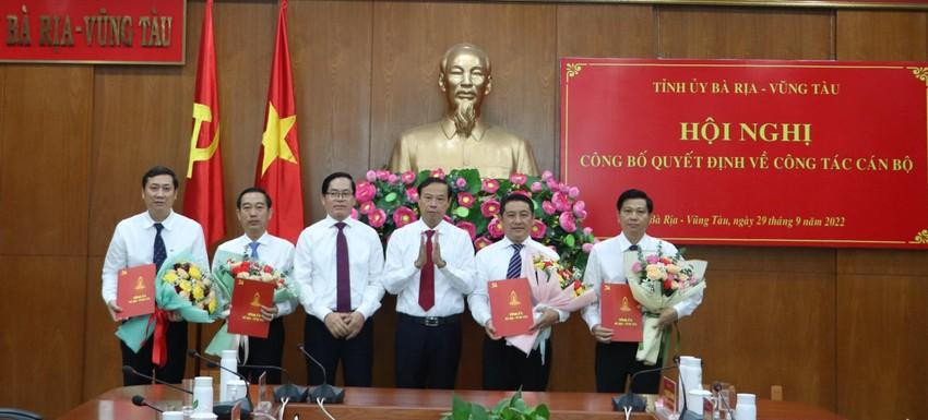 Ban Thường vụ Tỉnh ủy Bà Rịa-Vũng Tàu công bố các quyết định về công tác cán bộ vào chiều 29/9. Ban Thường vụ Tỉnh ủy Bà Rịa-Vũng Tàu công bố các quyết định về công tác cán bộ vào chiều 29/9.