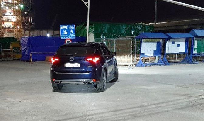 Xe ô tô hiệu Mazda CX5 mang biển số 72A-426.92 di chuyển vào khoảng sân cảng PTSC của Công ty Cảng Dịch vụ Dầu khí ở TP.Vũng Tàu. Xe ô tô hiệu Mazda CX5 mang biển số 72A-426.92 di chuyển vào khoảng sân cảng PTSC của Công ty Cảng Dịch vụ Dầu khí ở TP.Vũng Tàu.