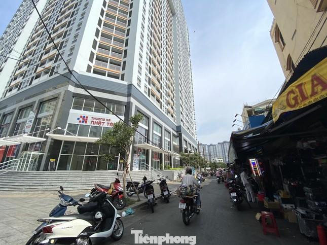 Chung cư Nguyễn Kim-Khu B (quận 10) nằm ngay khu Nhật Tảo-chợ điện tử nổi tiếng nhất Sài Gòn.