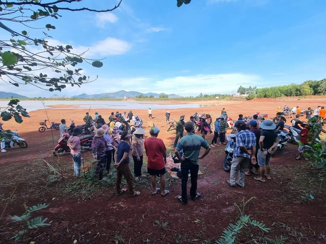 Hiện trường nơi 4 học sinh nữ tử vong vì đuối nước. Hiện trường nơi 4 học sinh nữ tử vong vì đuối nước.