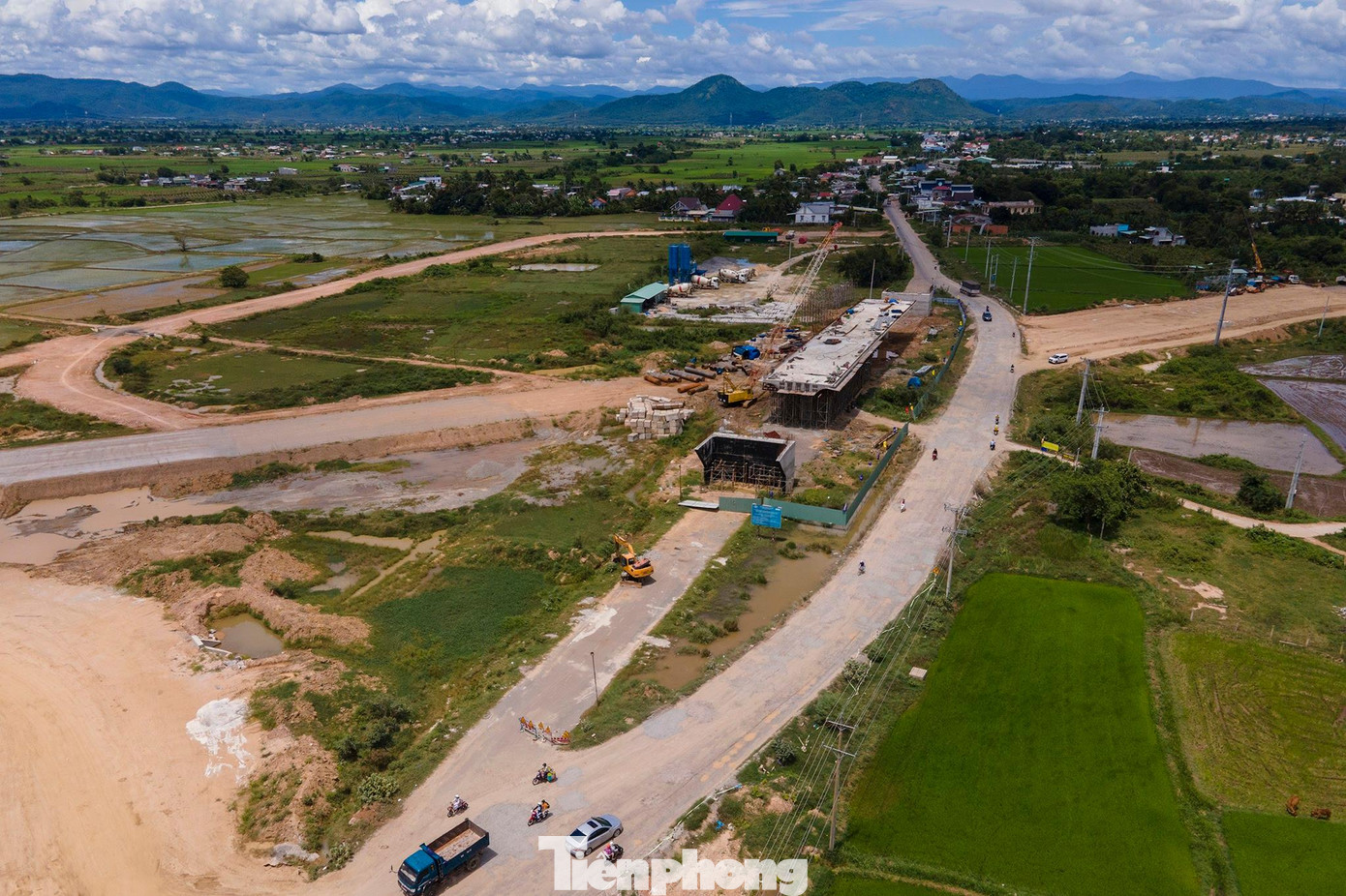 Năm 2023, nhiều dự án quan trọng trong tỉnh Bình Thuận đi vào hoạt động, đặc biệt là 2 đường cao tốc Dầu Giây - Phan Thiết và Phan Thiết - Vĩnh Hảo. Năm 2023, nhiều dự án quan trọng trong tỉnh Bình Thuận đi vào hoạt động, đặc biệt là 2 đường cao tốc Dầu Giây - Phan Thiết và Phan Thiết - Vĩnh Hảo.