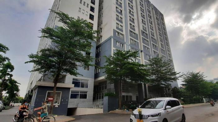 Nguyên nhân, doanh nghiệp trên kinh doanh bất động sản mà bất động sản đó không đảm bảo các điều kiện theo quy định, như ký kết hợp đồng mua bán nhà ở hình thành trong tương lai tại dự án chung cư Phú Hưng Phát (tên thương mại là Dream Home Luxury ở số 87/59 đường số 59, quận Gò Vấp) khi chưa được Sở Xây dựng xác nhận đủ điều kiện đưa vào kinh doanh theo quy định. Đồng thời, đình chỉ hoạt động kinh doanh bất động sản trong thời hạn 4,5 tháng đối với dự án chung cư Phú Hưng Phát. Nguyên nhân, doanh nghiệp trên kinh doanh bất động sản mà bất động sản đó không đảm bảo các điều kiện theo quy định, như ký kết hợp đồng mua bán nhà ở hình thành trong tương lai tại dự án chung cư Phú Hưng Phát (tên thương mại là Dream Home Luxury ở số 87/59 đường số 59, quận Gò Vấp) khi chưa được Sở Xây dựng xác nhận đủ điều kiện đưa vào kinh doanh theo quy định. Đồng thời, đình chỉ hoạt động kinh doanh bất động sản trong thời hạn 4,5 tháng đối với dự án chung cư Phú Hưng Phát.