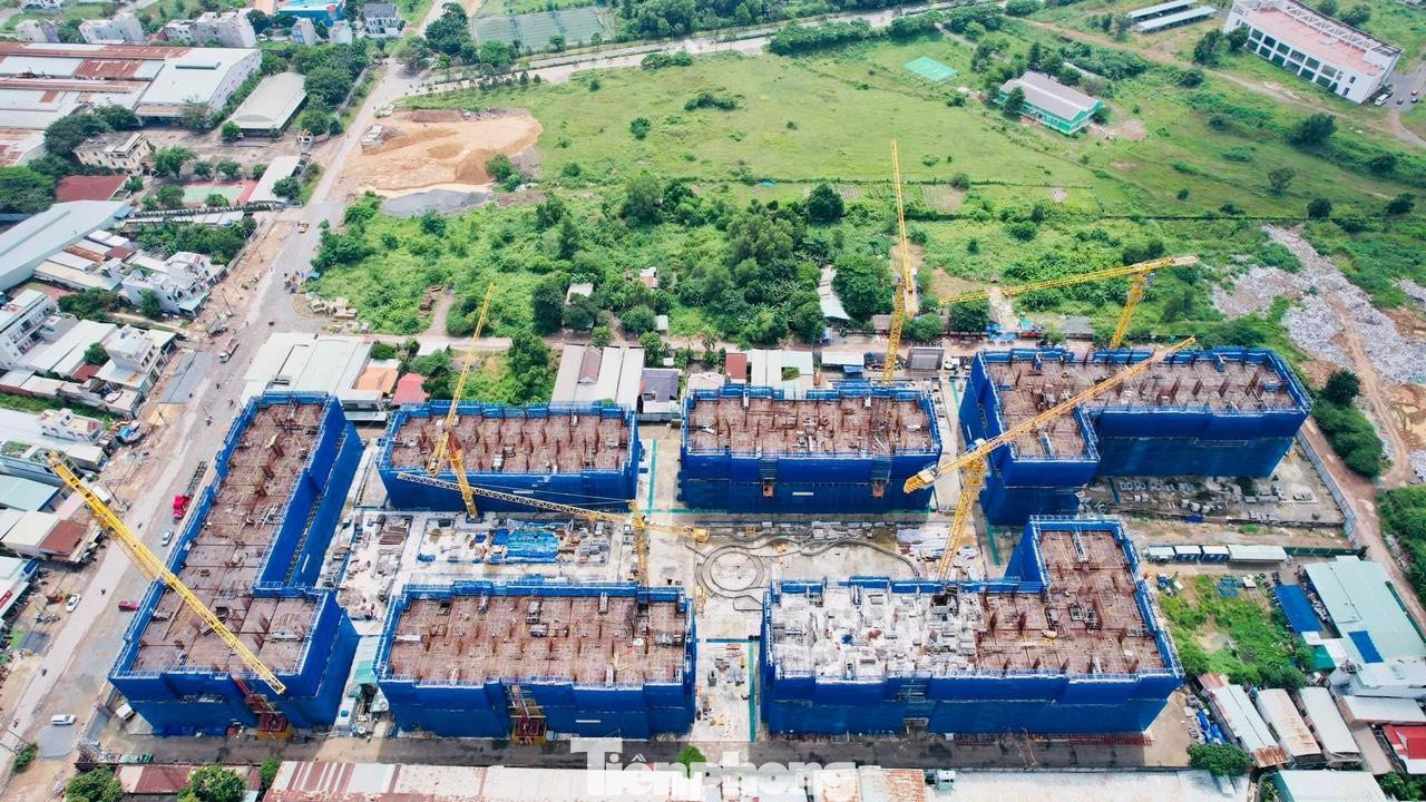 UBND TPHCM dự báo công tác phát triển nhà ở và thị trường bất động sản trong giai đoạn 2023 - 2025 sẽ tiếp tục gặp không ít khó khăn.