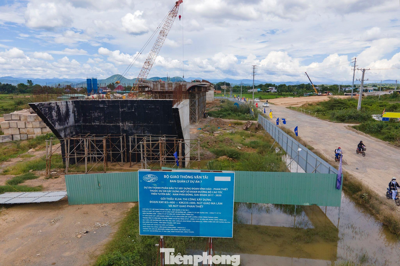 Trong đó, sẽ rút ngắn đáng kể hành trình từ TPHCM đến các trung tâm kinh tế, du lịch như Đồng Nai, Bà Rịa-Vũng Tàu, Bình Thuận, Ninh Thuận, Khánh Hoà… Trong đó, sẽ rút ngắn đáng kể hành trình từ TPHCM đến các trung tâm kinh tế, du lịch như Đồng Nai, Bà Rịa-Vũng Tàu, Bình Thuận, Ninh Thuận, Khánh Hoà…