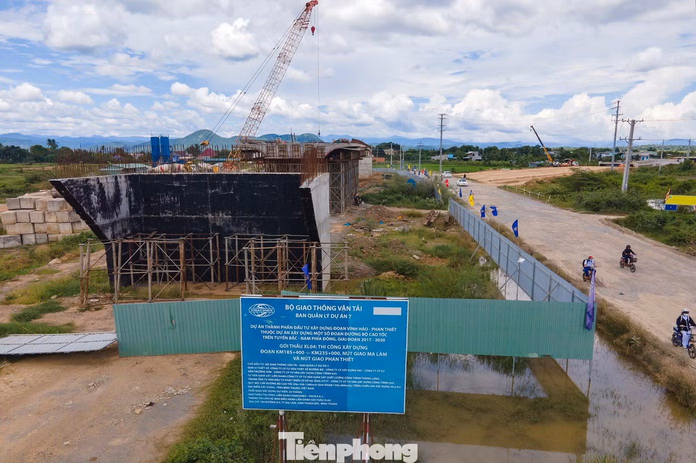 Trong đó, sẽ rút ngắn đáng kể hành trình từ TPHCM đến các trung tâm kinh tế, du lịch như Đồng Nai, Bà Rịa-Vũng Tàu, Bình Thuận, Ninh Thuận, Khánh Hoà… Trong đó, sẽ rút ngắn đáng kể hành trình từ TPHCM đến các trung tâm kinh tế, du lịch như Đồng Nai, Bà Rịa-Vũng Tàu, Bình Thuận, Ninh Thuận, Khánh Hoà…