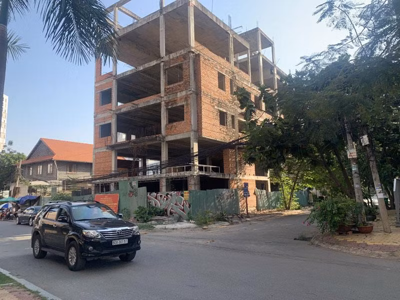 TPHCM thanh tra đột xuất việc chấp hành pháp luật đất đai của các tổ chức sử dụng đất trên địa bàn. TPHCM thanh tra đột xuất việc chấp hành pháp luật đất đai của các tổ chức sử dụng đất trên địa bàn.