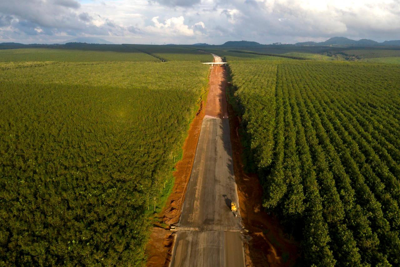 &quot;Báo cáo của Ban quản lý rất ổn nhưng đi hiện trường không ổn chút nào. Dự án đã bị lùi tiến độ một lần, nếu đến 30/4 năm sau vẫn không đạt được thì các đồng chí viết sẵn đơn đi&quot;, Bộ trưởng Nguyễn Văn Thắng nói với lãnh đạo Ban quản lý dự án Thăng Long.