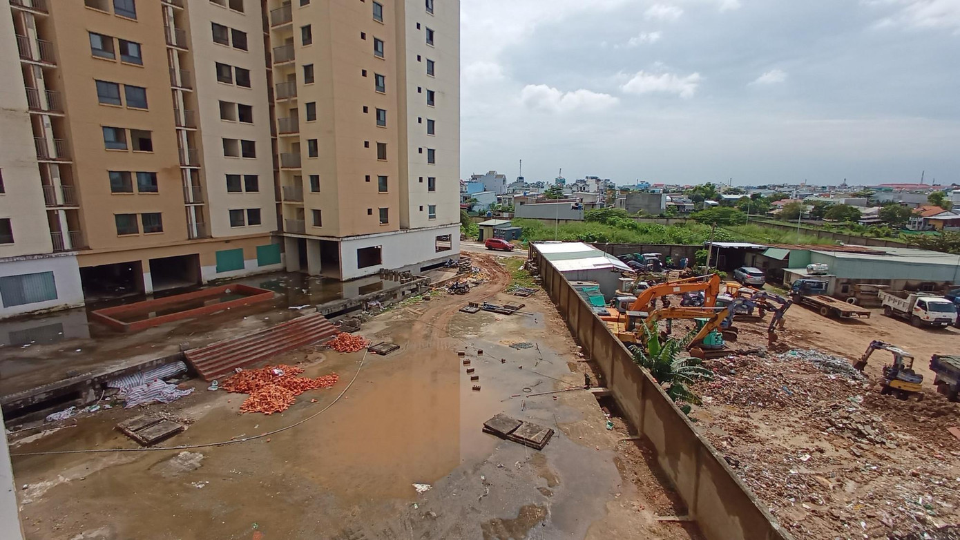 Công ty An Nhân giải thích, nguyên nhân dự án bàn giao nhà cho khách hàng chậm vì trong 2 năm qua ảnh hưởng của dịch COVID-19 và công tác phê duyệt của các sở, ban ngành thành phố chậm, bản thân doanh nghiệp cũng gặp nhiều khó khăn. Công ty An Nhân giải thích, nguyên nhân dự án bàn giao nhà cho khách hàng chậm vì trong 2 năm qua ảnh hưởng của dịch COVID-19 và công tác phê duyệt của các sở, ban ngành thành phố chậm, bản thân doanh nghiệp cũng gặp nhiều khó khăn.