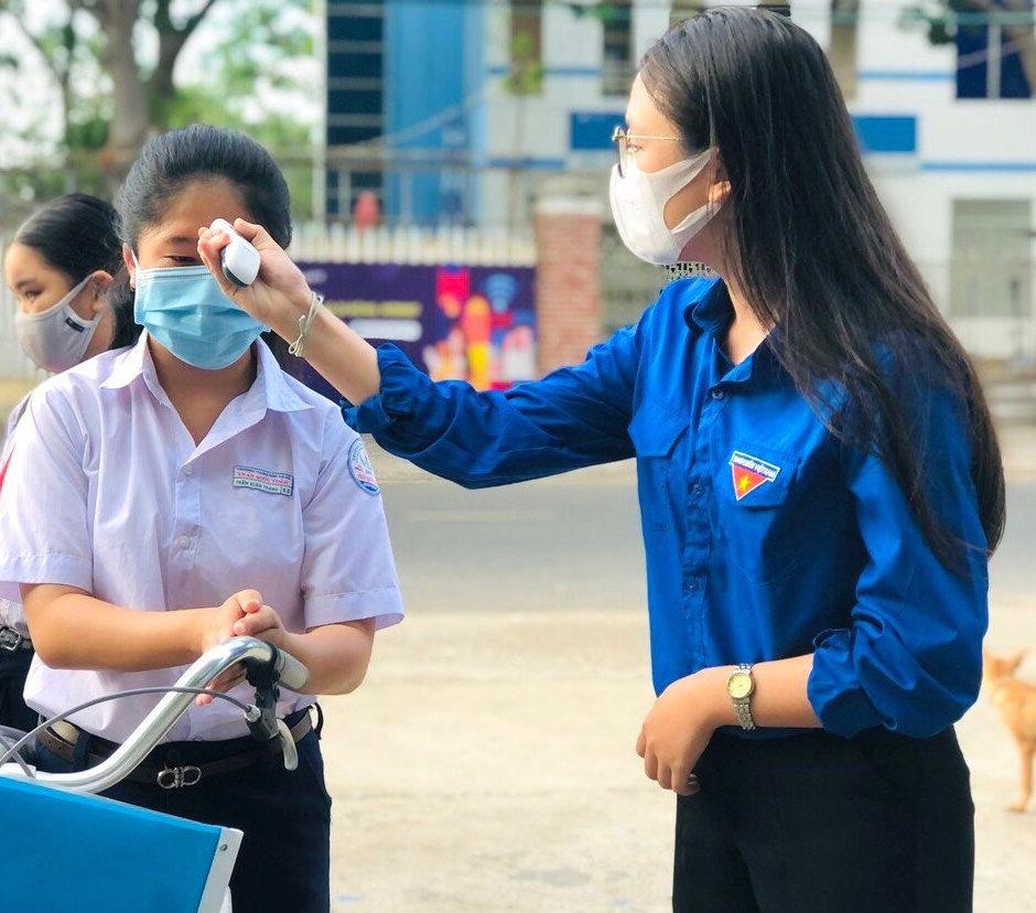 Tỉnh Đoàn Bình Thuận tham gia hiệu quả vào quá trình phòng chống dịch bệnh COVID-19, hỗ trợ người dân và thanh thiếu nhi bị ảnh hưởng do đại dịch. Tỉnh Đoàn Bình Thuận tham gia hiệu quả vào quá trình phòng chống dịch bệnh COVID-19, hỗ trợ người dân và thanh thiếu nhi bị ảnh hưởng do đại dịch.