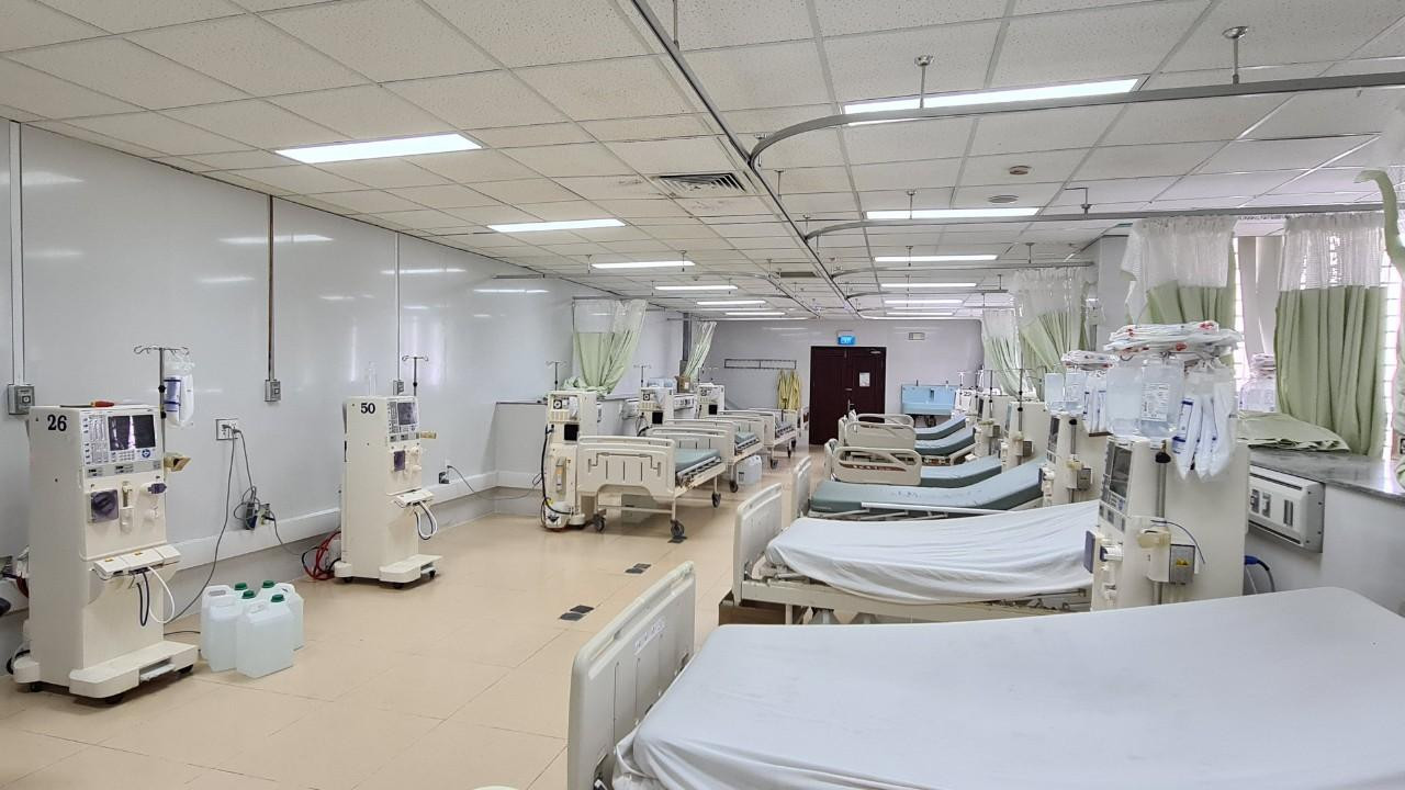 Các máy lọc máu nhân tạo tại khoa Lọc máu, Bệnh viện Bà Rịa bị hư hỏng hàng loạt, được để dồn về một khu vực. Các máy lọc máu nhân tạo tại khoa Lọc máu, Bệnh viện Bà Rịa bị hư hỏng hàng loạt, được để dồn về một khu vực.