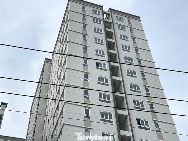 Dự án này đã bàn giao nhà cho cư dân được hơn 2 năm. Tại dự án này, Sở Xây dựng TPHCM phê duyệt dự án đầu tư xây dựng (miễn giấy phép xây dựng) không đúng thẩm quyền.