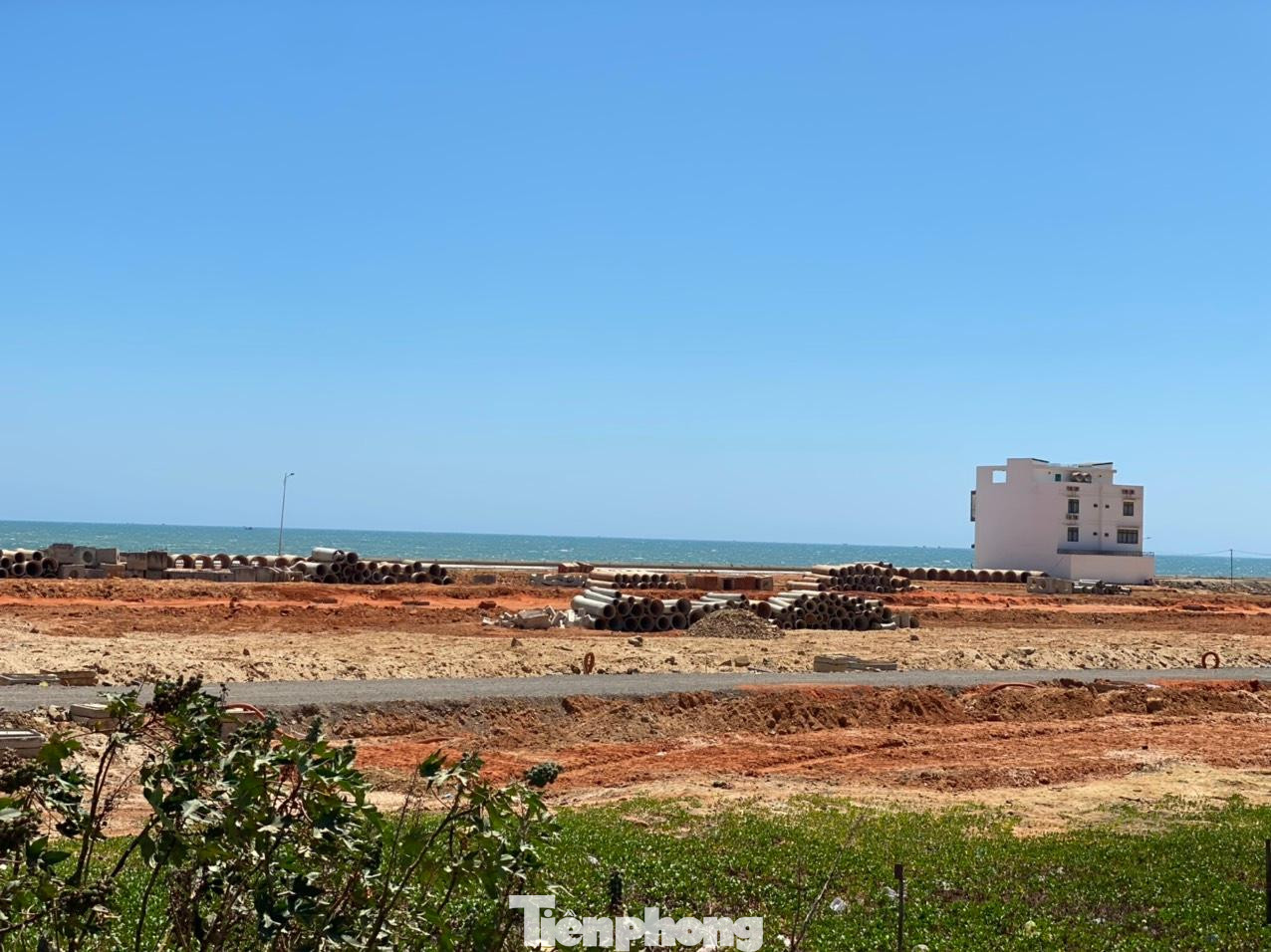 Đồng thời, kiểm tra tình hình triển khai dự án, làm rõ nguyên nhân chậm triển khai theo tiến độ đã phê duyệt. Nếu chủ đầu tư không có năng lực triển khai dự án thì tiến hành thu hồi. Đồng thời, kiểm tra tình hình triển khai dự án, làm rõ nguyên nhân chậm triển khai theo tiến độ đã phê duyệt. Nếu chủ đầu tư không có năng lực triển khai dự án thì tiến hành thu hồi.