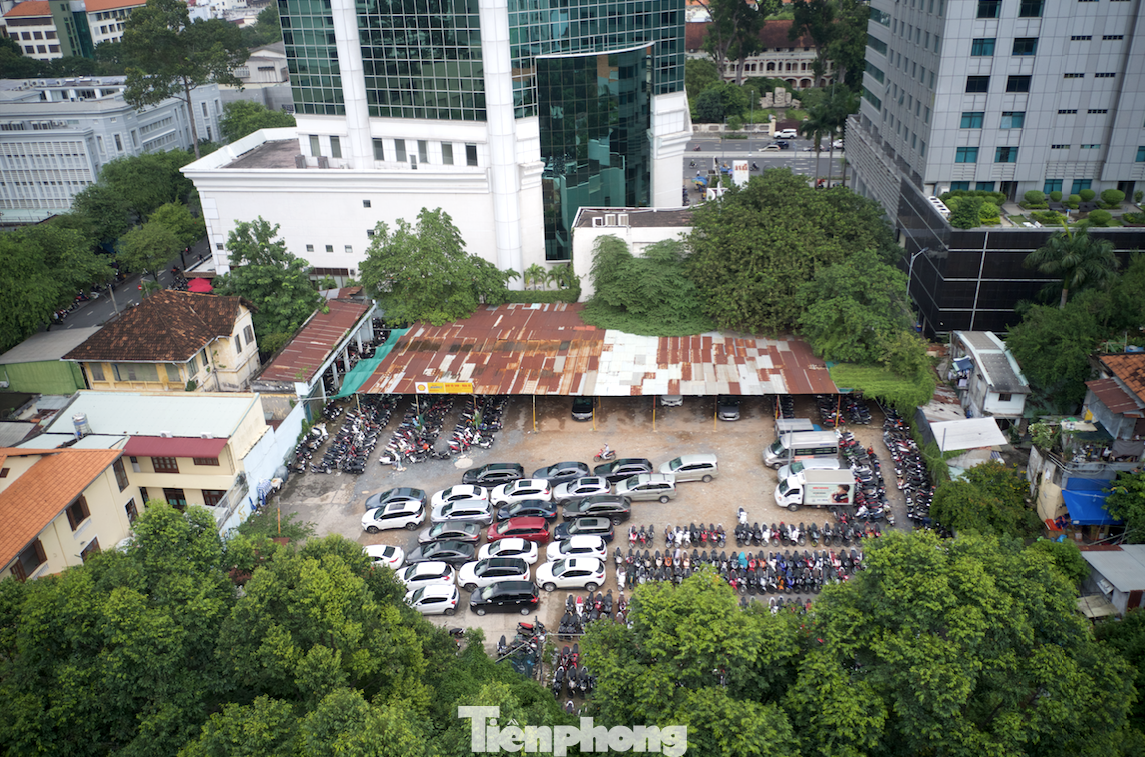 Trên cơ sở làm rõ các nội dung, Thanh tra Chính phủ kiến nghị Thủ tướng Chính phủ giao cho UBND TPHCM chỉ đạo các sở, ban ngành liên quan tiến hành các bước, thủ tục pháp lý thu hồi khu đất 6.274,5 m2 tại số 33 Nguyễn Du, 34-36-42 Chu Mạnh Trinh, quận 1 mà Vinafood 2 đã bán cho tư nhân. Trên cơ sở làm rõ các nội dung, Thanh tra Chính phủ kiến nghị Thủ tướng Chính phủ giao cho UBND TPHCM chỉ đạo các sở, ban ngành liên quan tiến hành các bước, thủ tục pháp lý thu hồi khu đất 6.274,5 m2 tại số 33 Nguyễn Du, 34-36-42 Chu Mạnh Trinh, quận 1 mà Vinafood 2 đã bán cho tư nhân.