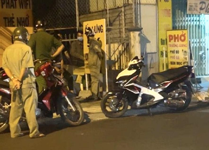 Lực lượng chức năng chiết xuất camera, điều tra sự việc ngay trong đêm 16/2.