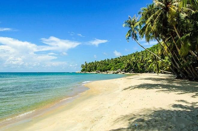 Khung cảnh vừa bí ẩn vừa bình yên trên vịnh Côn Sơn. Ảnh: Internet.