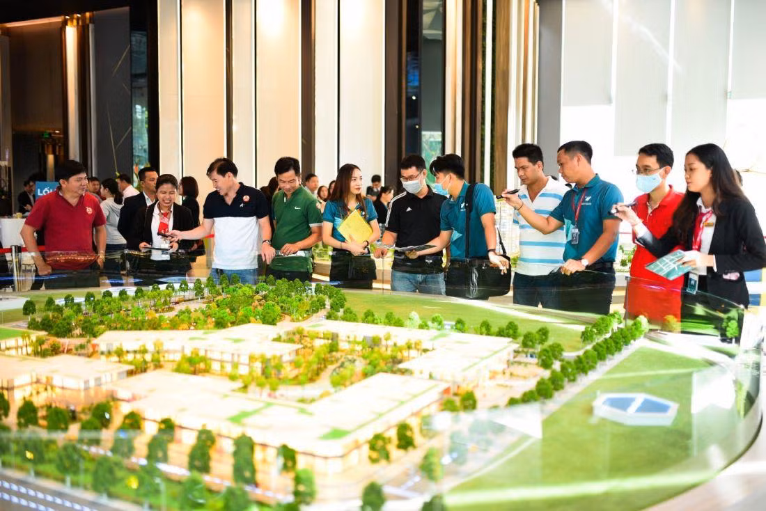 Việc tháo gỡ cho thị trường bất động sản cũng bắt đầu có những kết quả tích cực.
