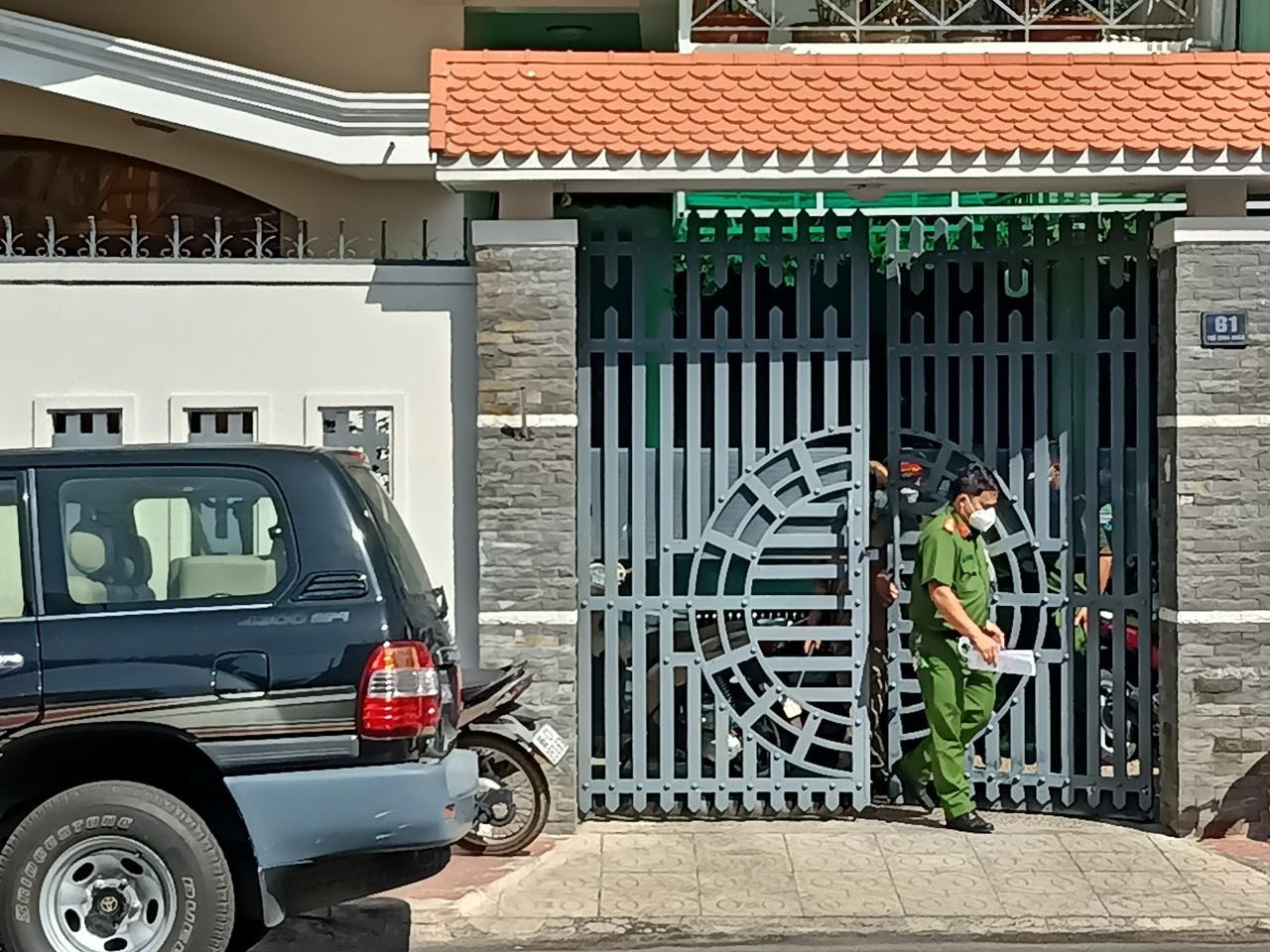 Bộ Công an khám xét nhà riêng ông Lương Văn Hải. Bộ Công an khám xét nhà riêng ông Lương Văn Hải.