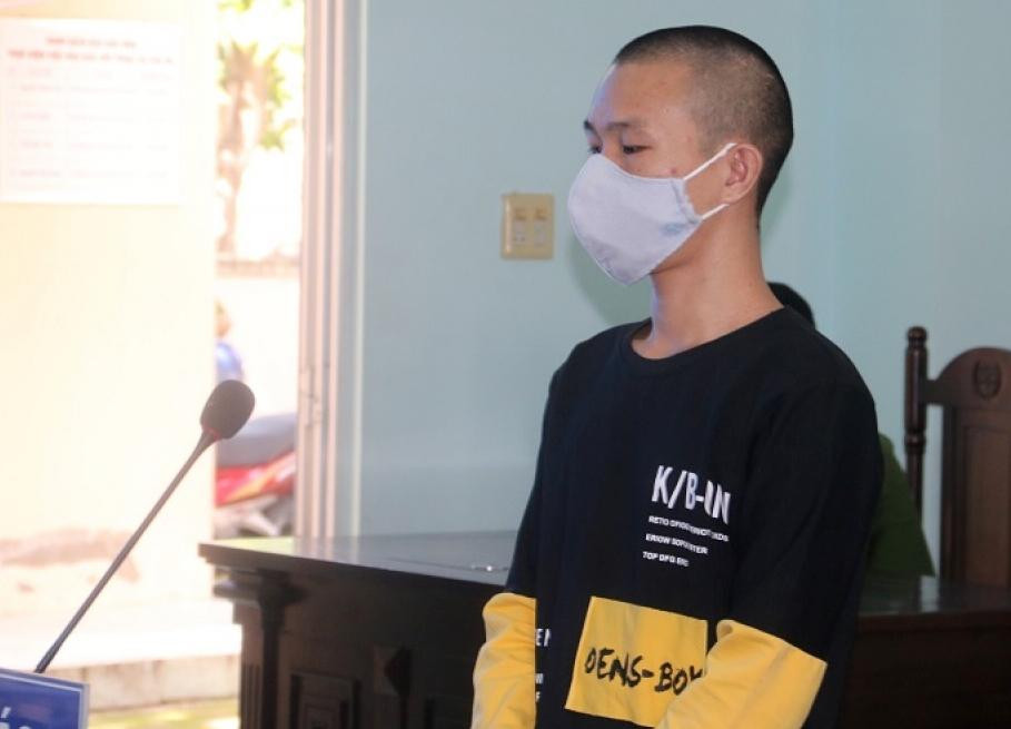 Bị cáo Đinh Văn Hoàng. Bị cáo Đinh Văn Hoàng.