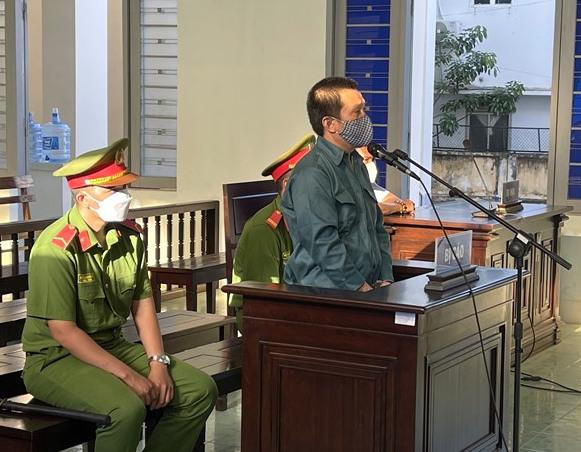 Bị cáo Cao Đức Trung nghe Tòa tuyên án. Bị cáo Cao Đức Trung nghe Tòa tuyên án.