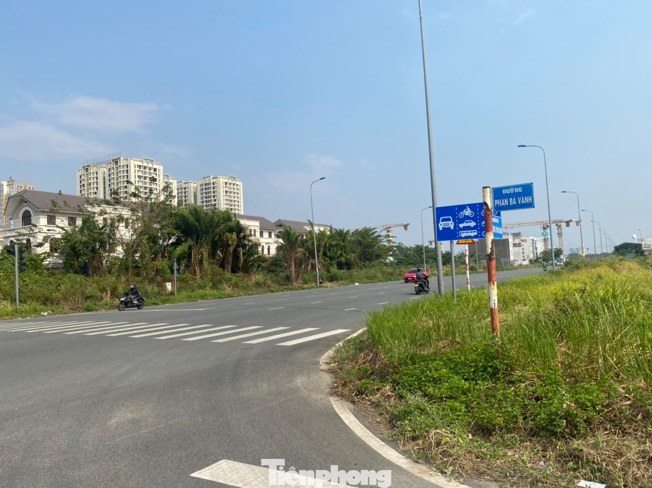 Theo kết luận thanh tra của Sở Tài nguyên Môi trường TPHCM, biết trong dự án Khu dân cư Thạnh Mỹ Lợi rộng 174 ha do Công ty Xây dựng và Kinh doanh nhà Phú Nhuận làm chủ đầu tư hạ tầng có 2,9ha đất công trình công cộng, Công ty CP Đầu tư Thương mại Đặng Trần của ông Đặng Phước Dừa làm thủ tục xin đầu tư dự án bệnh viện quy mô 500 giường bệnh.