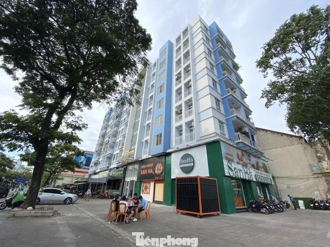 Tại dự án The Green View (557 Bến Bình Đông, phường 13, quận 8) chưa thực việc bảo lãnh nghĩa vụ tài chính của chủ đầu tư đối với khách hàng trước khi ký hợp đồng bán nhà ở hình thành trong tương lai.