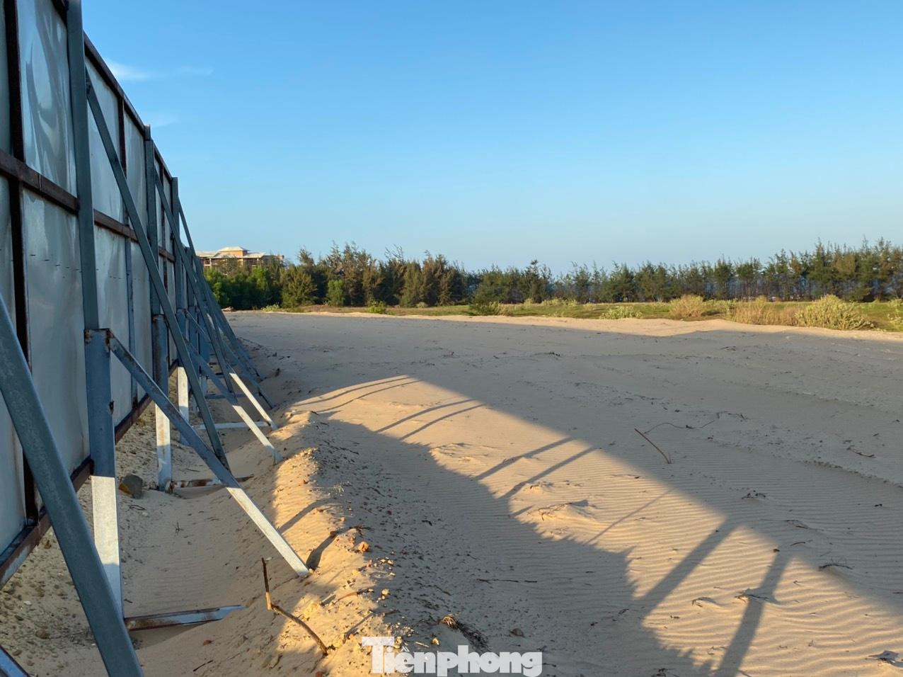 Bên trong dự án đã được san ủi cát. Bên trong dự án đã được san ủi cát.