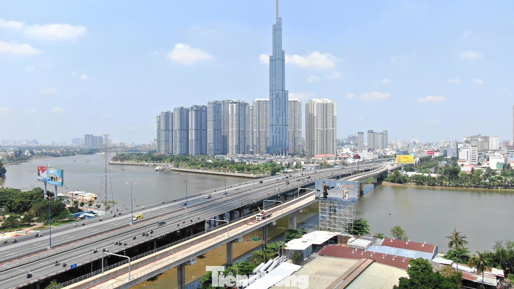 Vướng mắc lớn nhất, chiếm 70% khó khăn của các dự án bất động sản là pháp lý, chủ yếu do một số quy định pháp luật không đồng bộ. Vướng mắc lớn nhất, chiếm 70% khó khăn của các dự án bất động sản là pháp lý, chủ yếu do một số quy định pháp luật không đồng bộ.