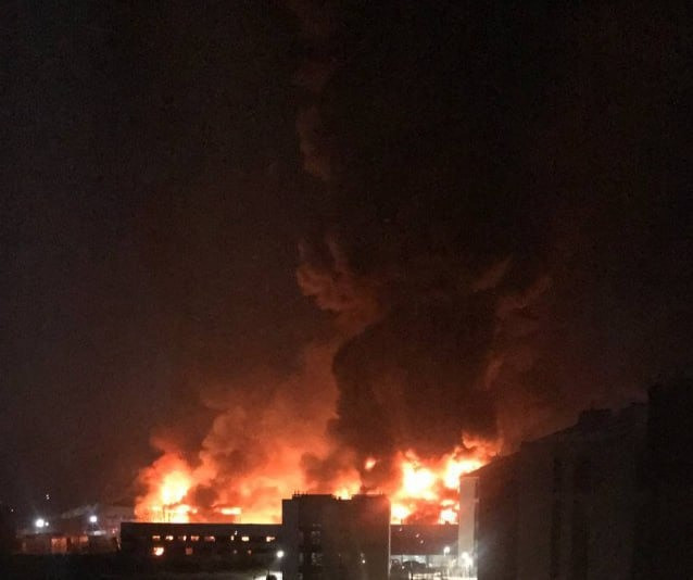 Hình ảnh đám cháy ở Kiev. (Ảnh: Avia Pro)