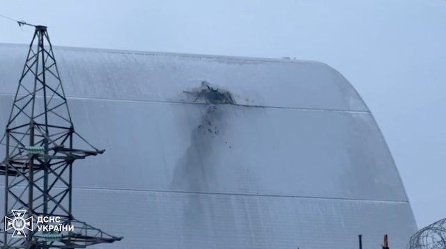 Phần mái vòm bị hư hại sau vụ tấn công. (Ảnh: Reuters) Phần mái vòm bị hư hại sau vụ tấn công. (Ảnh: Reuters)